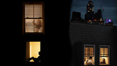 Photo of Nhiếp ảnh mùa dịch: Bộ ảnh qua khung cửa sổ hàng xóm trong những ngày ở nhà
